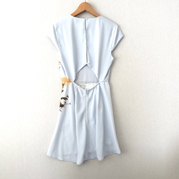 Aritiza Babaton Hamptons Floral Mini Dress - Picture 4 of 12